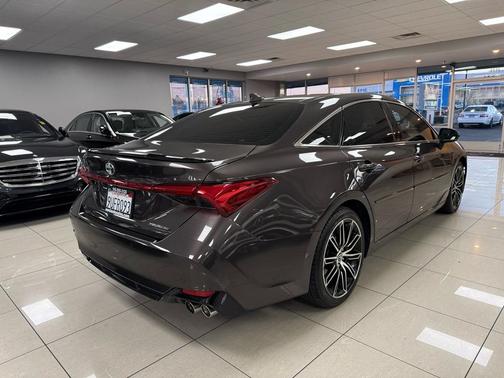 2019 Toyota Avalon Touring