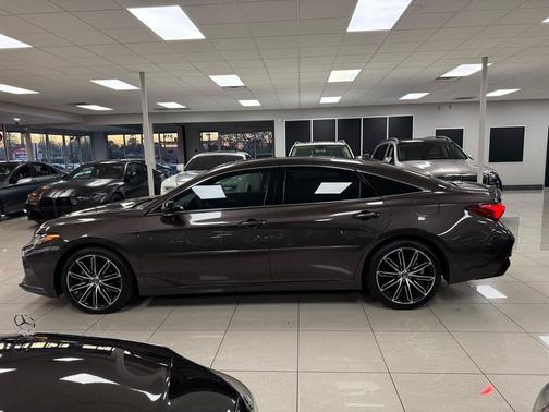 2019 Toyota Avalon Touring