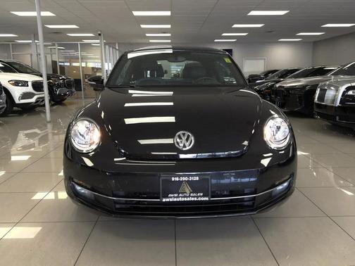 Deep Black Pearl Metallic 2012 Volkswagen Beetle Base