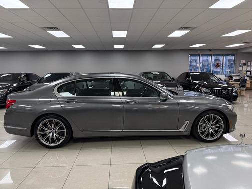 2016 BMW 740 740i