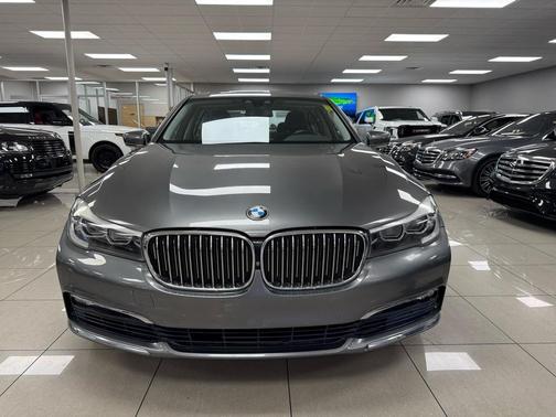 2016 BMW 740 740i