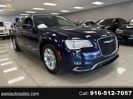 2015 Chrysler 300 Limited