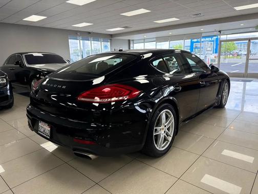 Black 2016 Porsche Panamera 4