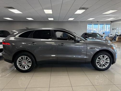 2017 Jaguar F-PACE 35t Prestige