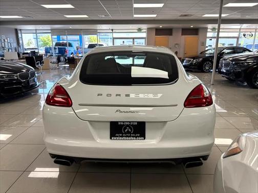 2013 Porsche Panamera 4 Platinum Edition
