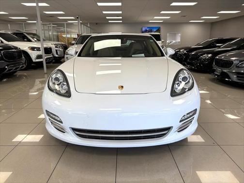 2013 Porsche Panamera 4 Platinum Edition