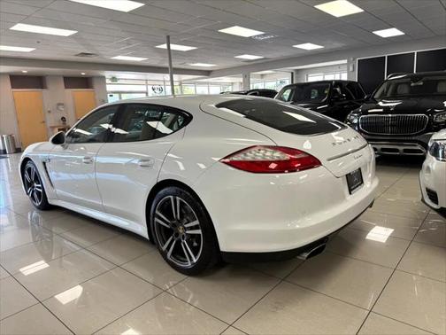 2013 Porsche Panamera 4 Platinum Edition
