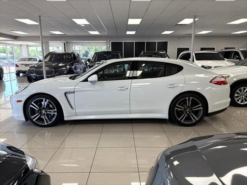2013 Porsche Panamera 4 Platinum Edition