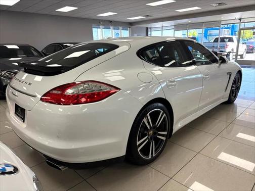 2013 Porsche Panamera 4 Platinum Edition