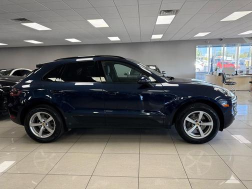 2017 Porsche Macan Base