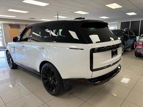 White 2023 Land Rover Range Rover P530 SE