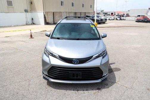 2021 Toyota Sienna XLE
