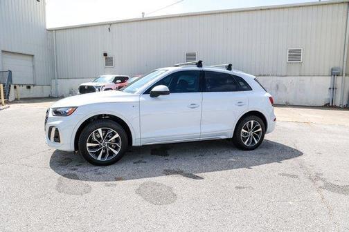 2022 Audi Q5 45 S line Premium Plus