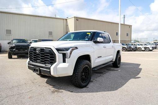 2022 Toyota Tundra SR5