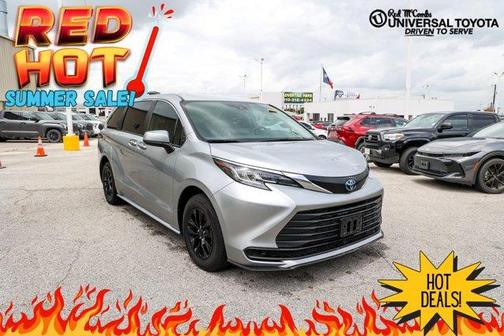 2023 Toyota Sienna LE