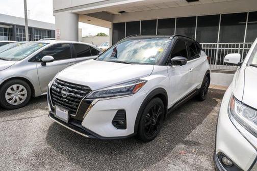 2023 Nissan Kicks SR