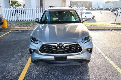 2021 Toyota Highlander LE