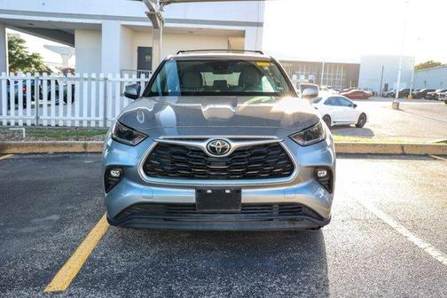 2021 Toyota Highlander LE