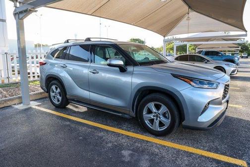 2021 Toyota Highlander LE