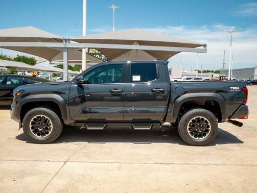 2025 Toyota Tacoma Hybrid TRD