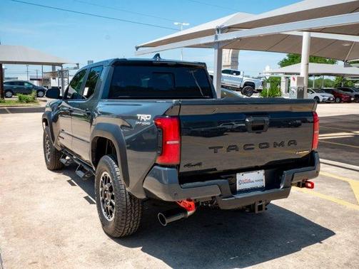 2025 Toyota Tacoma Hybrid TRD