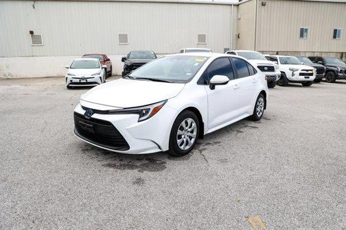 2025 Toyota Corolla Hybrid LE