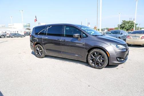 2019 Chrysler Pacifica Touring Plus