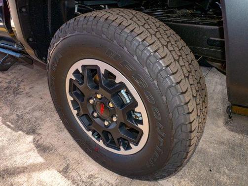 2025 Toyota Tacoma TRD Off Road
