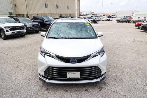 2022 Toyota Sienna Platinum 7 Passenger