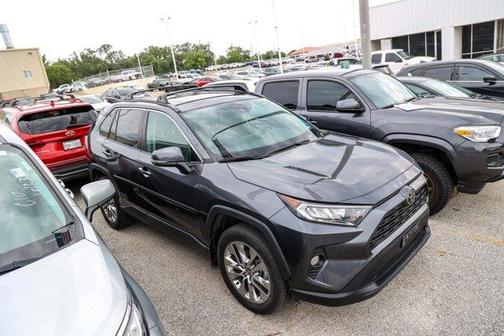 2021 Toyota RAV4 XLE Premium