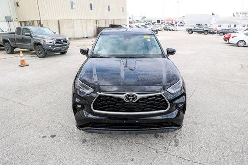 2022 Toyota Highlander LE
