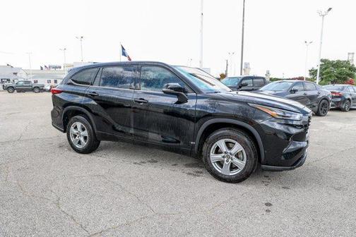 2022 Toyota Highlander LE