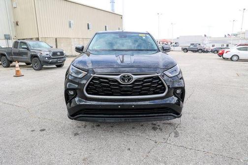 2022 Toyota Highlander LE