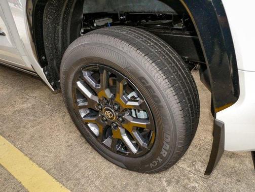 2025 Toyota Tundra Hybrid Platinum