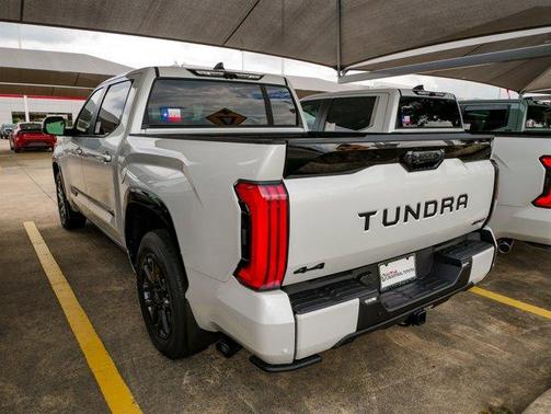 2025 Toyota Tundra Hybrid Platinum