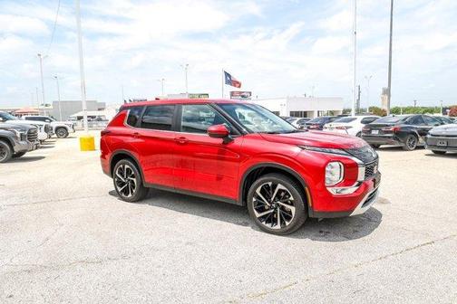 2023 Mitsubishi Outlander SE