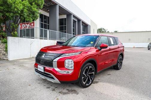 2023 Mitsubishi Outlander SE