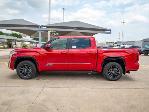 2025 Toyota Tundra Hybrid Platinum