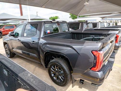 2025 Toyota Tundra Hybrid Platinum