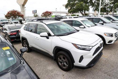2023 Toyota RAV4 XLE