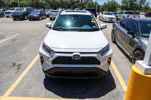 2020 Toyota RAV4 XLE