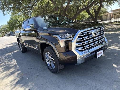 2025 Toyota Tundra Hybrid 1794 Edition