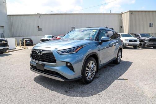 2022 Toyota Highlander Platinum