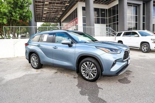 2022 Toyota Highlander Platinum