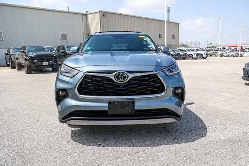 2022 Toyota Highlander Platinum