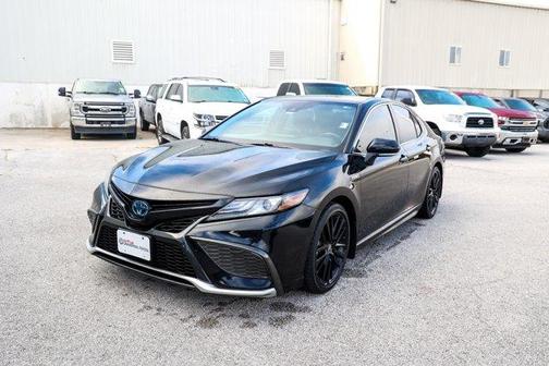 2021 Toyota Camry Hybrid XSE