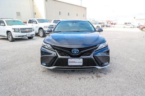 2021 Toyota Camry Hybrid XSE