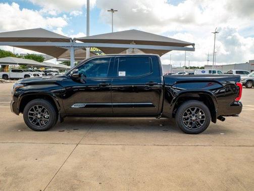 2025 Toyota Tundra Hybrid Platinum