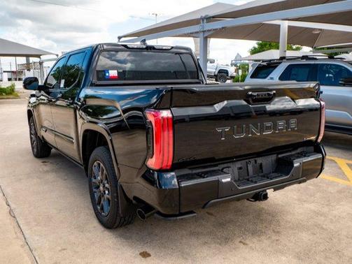 2025 Toyota Tundra Hybrid Platinum