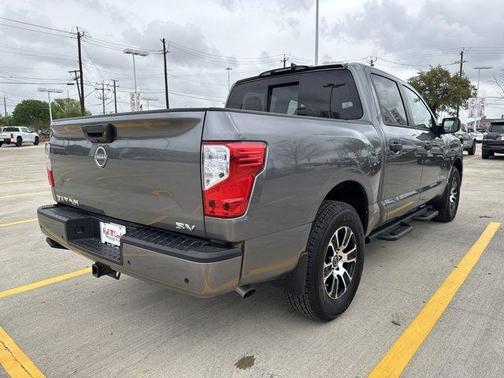 2024 Nissan Titan SV